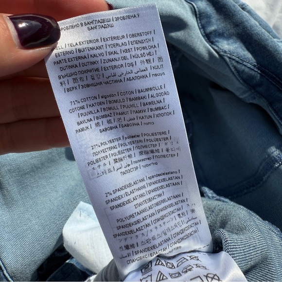 Guess Denim Jumpsuit Short Sleeve Button Front Size S Stretchy - Picture 8 of 8